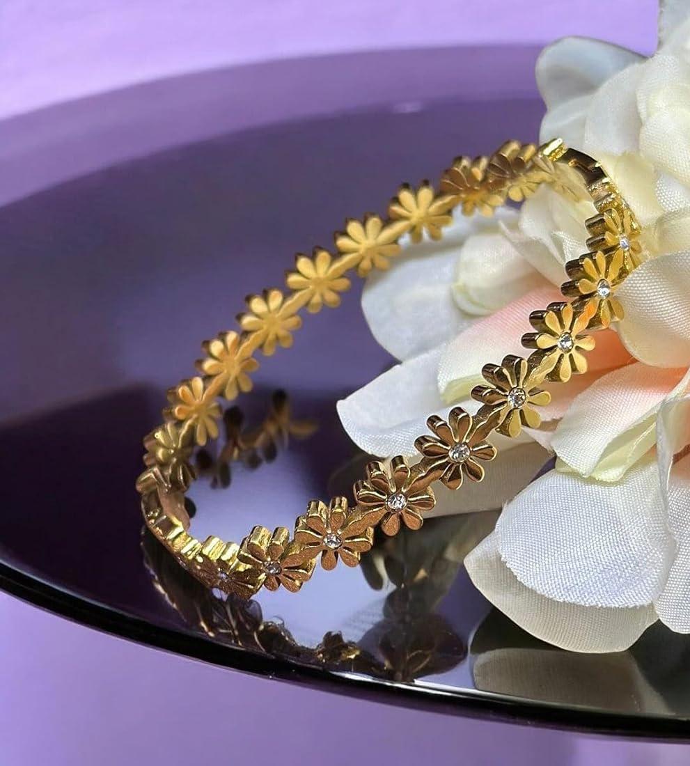 Golden Daisy Luxe Bracelet – Floral Elegance Edition