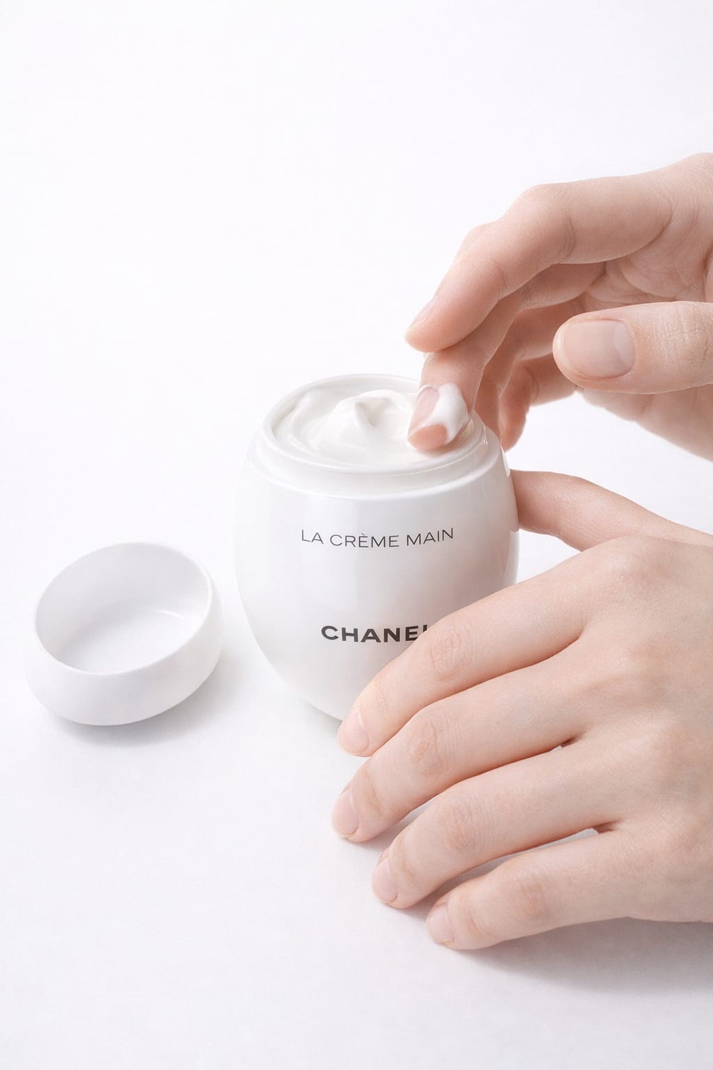 CHANEL La Crème Main Hand Cream – Luxurious Hydrating & Smoothing Hand Care (50ml)