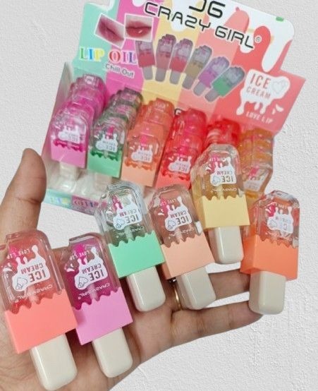 Lip oil pinkish color